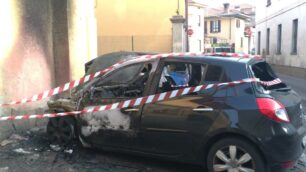 Giussano auto incendiate