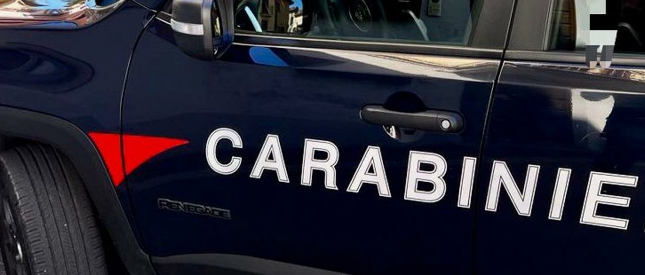 Un’auto dei carabinieri