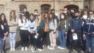 Un gruppo di studenti del liceo Parini alla Risiera di San Sabba a Trieste