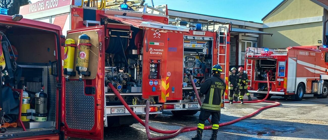 I vigili del fuoco a Carate