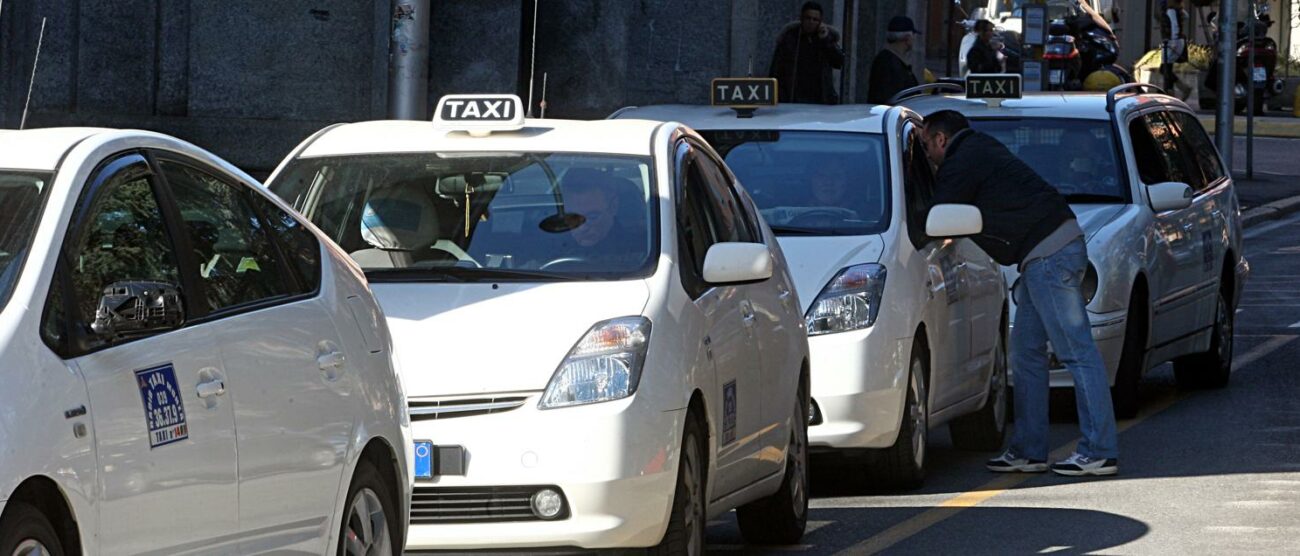 Monza Area Taxi piazza Carducci