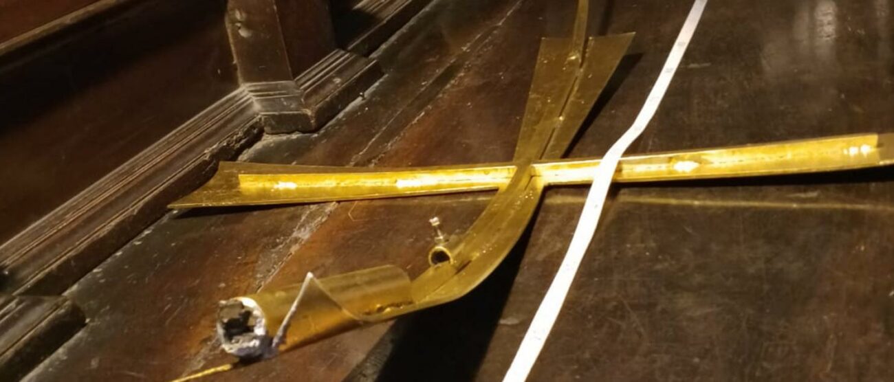 La croce del duomo precipitata