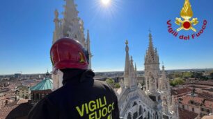 Vigili del Fuoco sicurezza tetto duomo domenica mattina - foto Vigili del fuoco