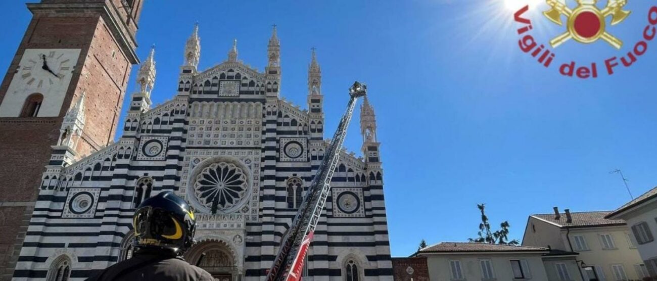 Vigili del Fuoco sicurezza tetto duomo domenica mattina - foto Vigili del fuoco