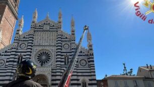 Vigili del Fuoco sicurezza tetto duomo domenica mattina - foto Vigili del fuoco