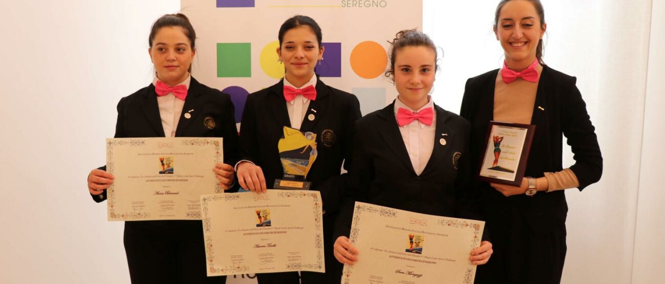 Anna Bernard, Aurora Tinelli, Sara Monguzzi e la docente Noemi Galimberti del Ballerini di Seregno