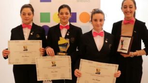 Anna Bernard, Aurora Tinelli, Sara Monguzzi e la docente Noemi Galimberti del Ballerini di Seregno