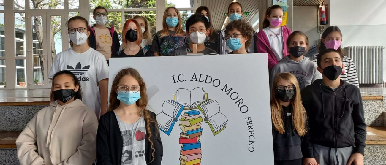 La classe 1 D media Manzoni di Seregno ha vinto il concorso dello slogan da abbinato al logo dell'istituto comprensivo Moro