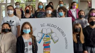 La classe 1 D media Manzoni di Seregno ha vinto il concorso dello slogan da abbinato al logo dell'istituto comprensivo Moro