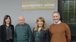 Da sinistra, Francesca, Biagio, Nicoletta e Marcello Lentini, all'ingresso della sede dell'attività di famiglia