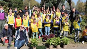 Il gruppo di alunni e genitori della Roadari con la dirigente Fiorella Mancuso