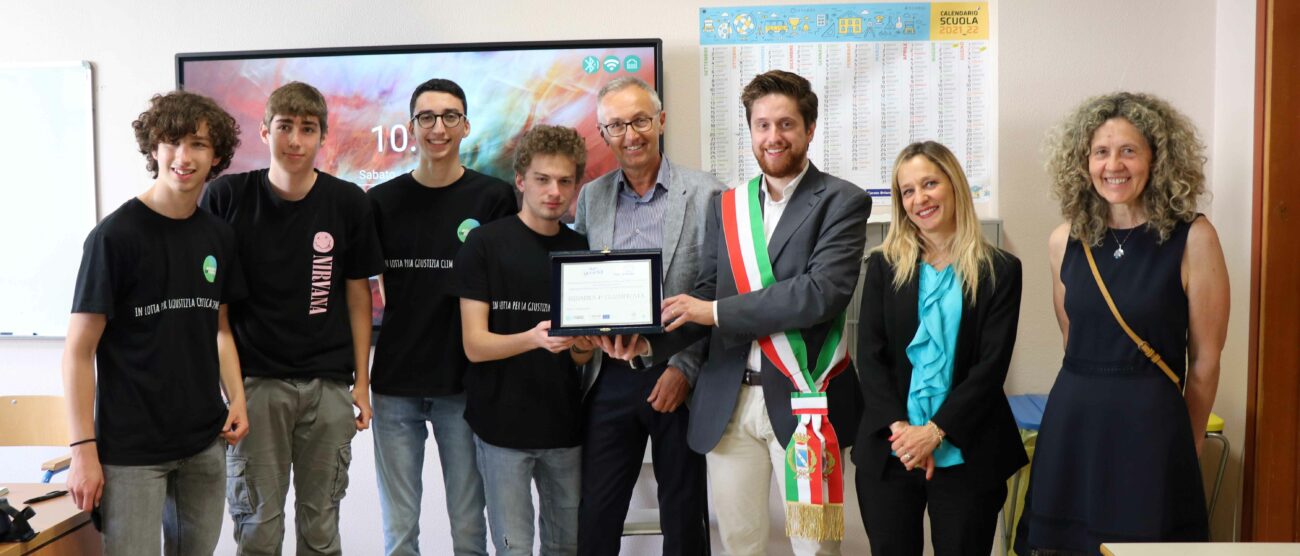 Gli studenti del Levi di Seregno di 4 M primi classificati in Italia nella gara di dibattito