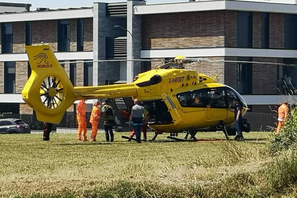 Incidente a Giussano: precipita da 6 metri