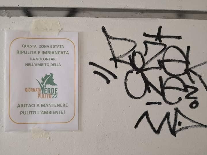 Lissone muro sottopasso stazione sporcato con scritte dopo Giornata Verde Pulito