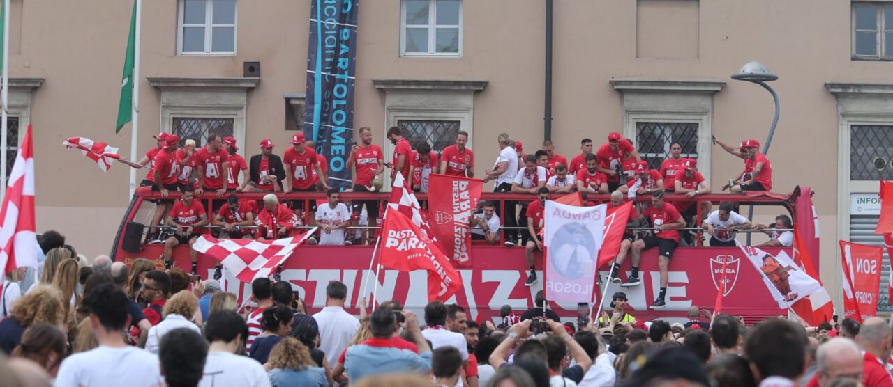 Monza in Serie A festa bus e stadio