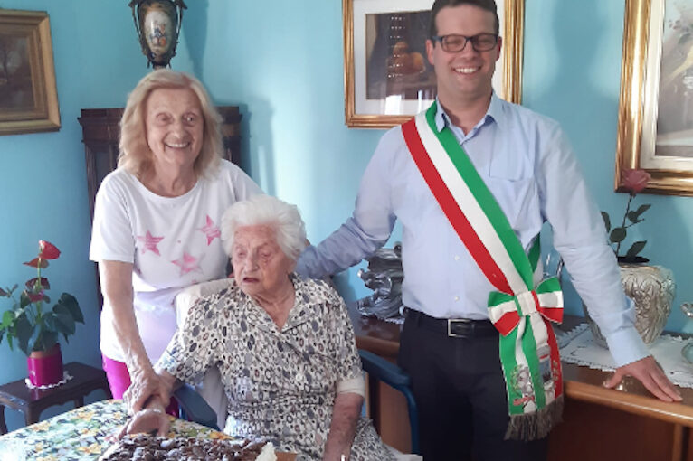 Airuno festeggia Angela Rossi con le sue 108 candeline