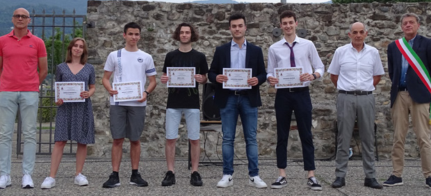 Consegnate ieri a Calolzio le borse di studio e il "Premio Lisa Amicarella"