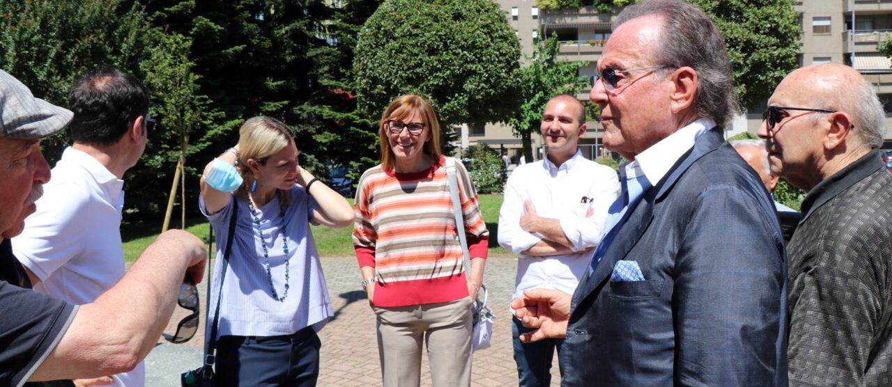 Antonio Fusetti il mecenate del verde del parco Fusetti a colloquio con componenti della giunta di Meda