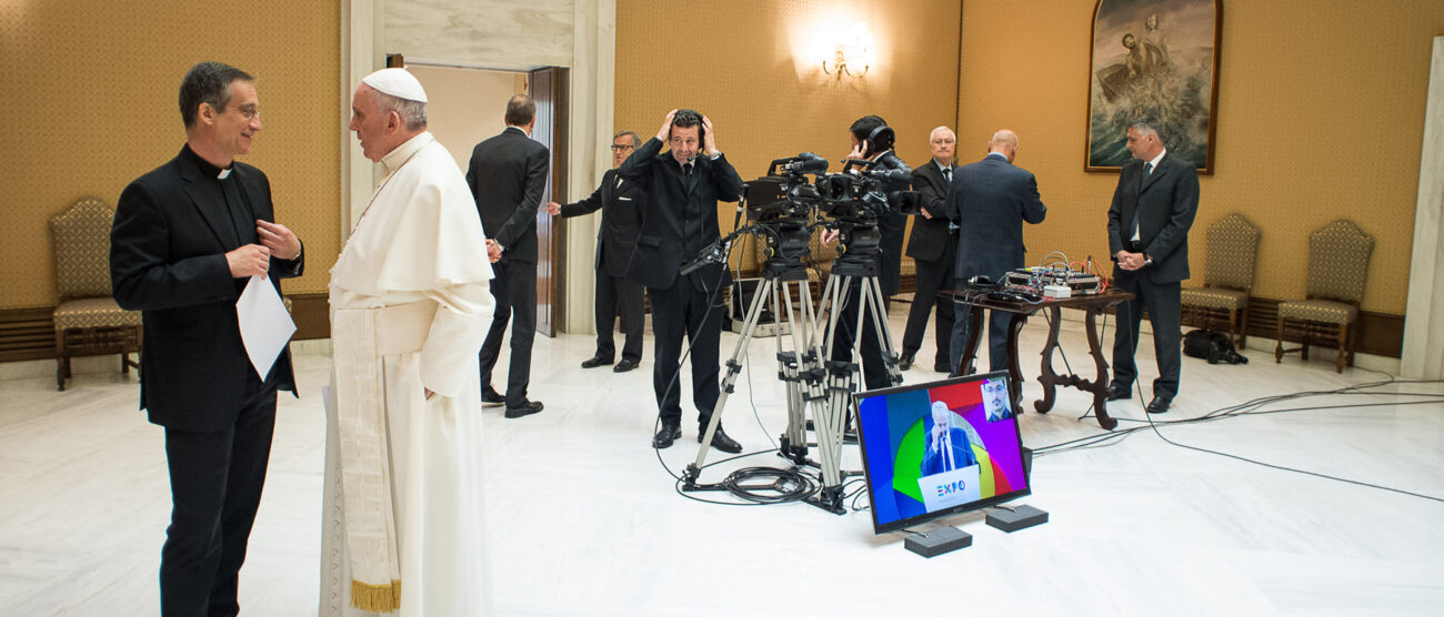 Monsignor Dario Viganò e papa Francesco