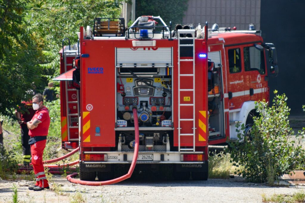 Incendio in viale Foscolo a Monza