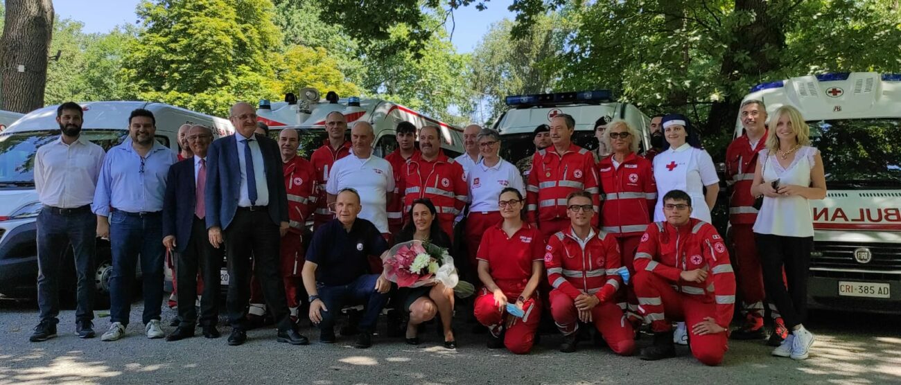 Cancro Primo Aiuto Fondazione Croce Rossa consegna sanificatori