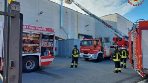 Carate Brianza vigili del fuoco incendio via del Dosso