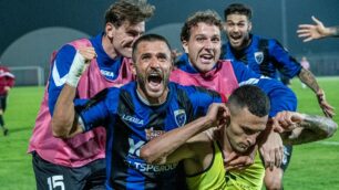 Renate Calcio I giocatori del Renate festeggiano la vittoria sul Vicenza