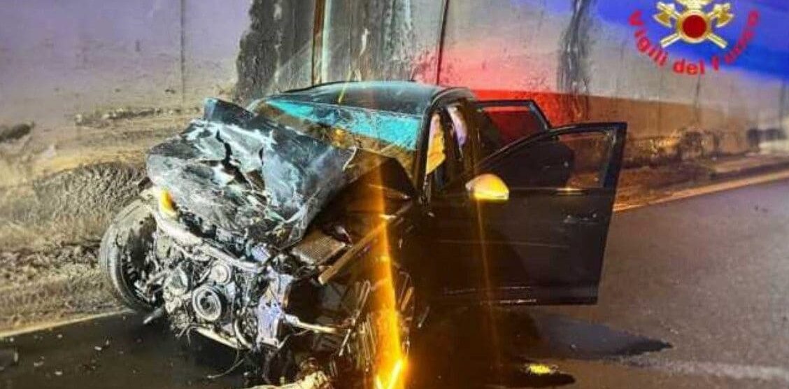 Dervio Una delle auto coinvolte nell'incidente