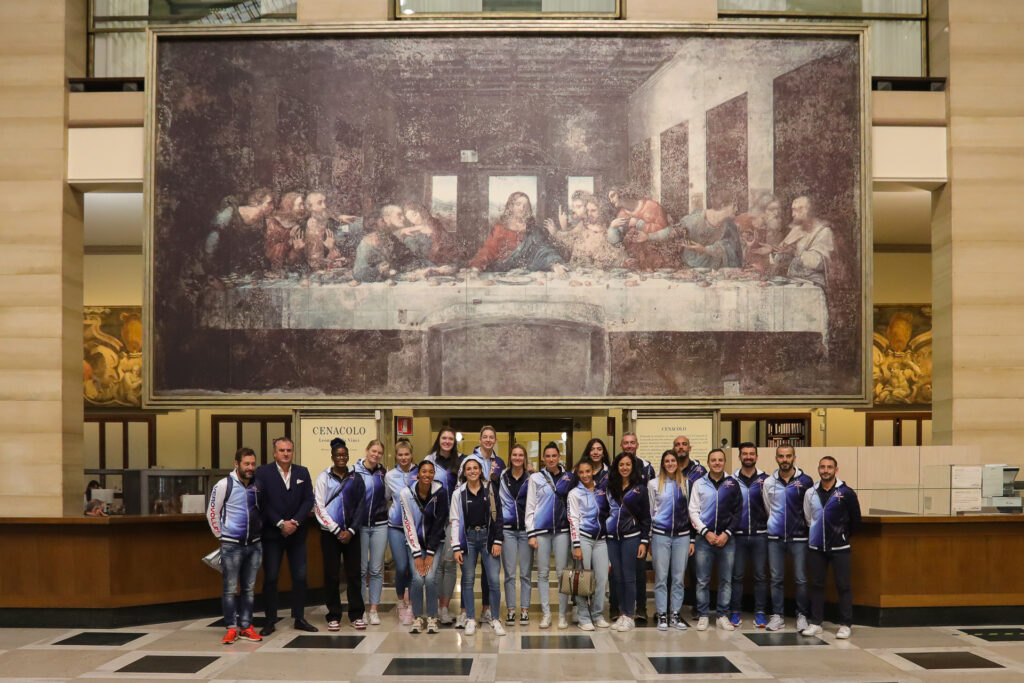 Pallavolo Vero Volley Monza Milano foto di gruppo con Ultima cena