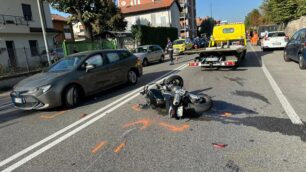 Incidente auto moto a Vedano al Lambro