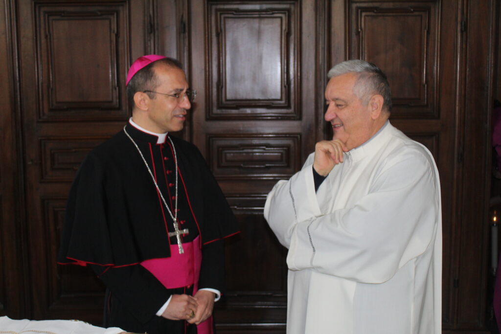 Il presule, nato a Lecco, è tornato nella città dove ha vissuto tra il 1971 ed il 1980, prima di trasferirsi nel Lazio. Da qualche mese, gli è stata affidata la diocesi siciliana 