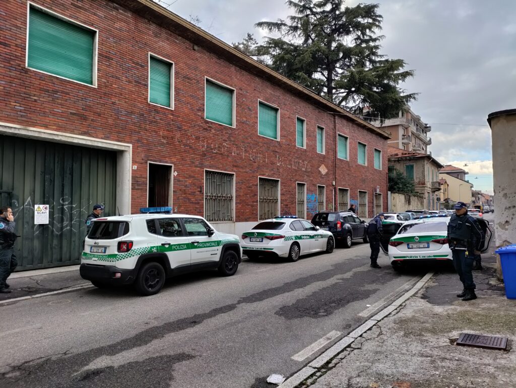 Seregno blitz polizia locale e provinciale ex Dell'Orto
