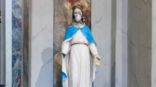 La statua della Beata Vergine Maria distrutta dall'Isis