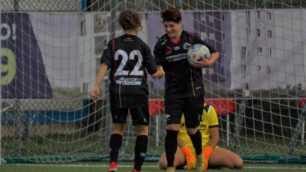 Real Meda Pro Sesto Silvia Campisi si complimenta con Anta Coda per il gol del pareggio