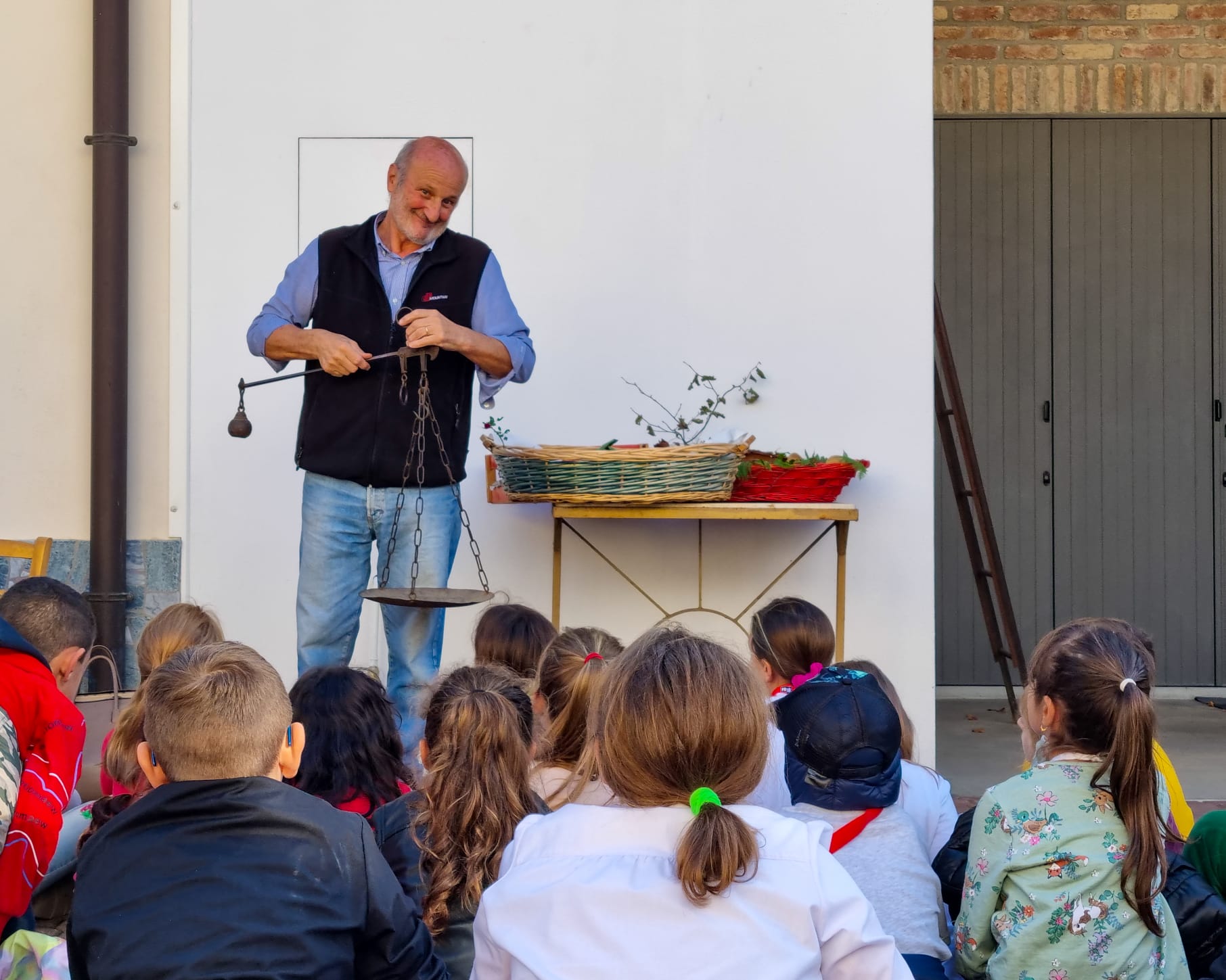 Giussano progetto Scuola primaria corti storia