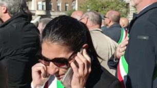 Il sindaco di Seveso Alessia Borroni nel video diffuso dalla lista di opposizione