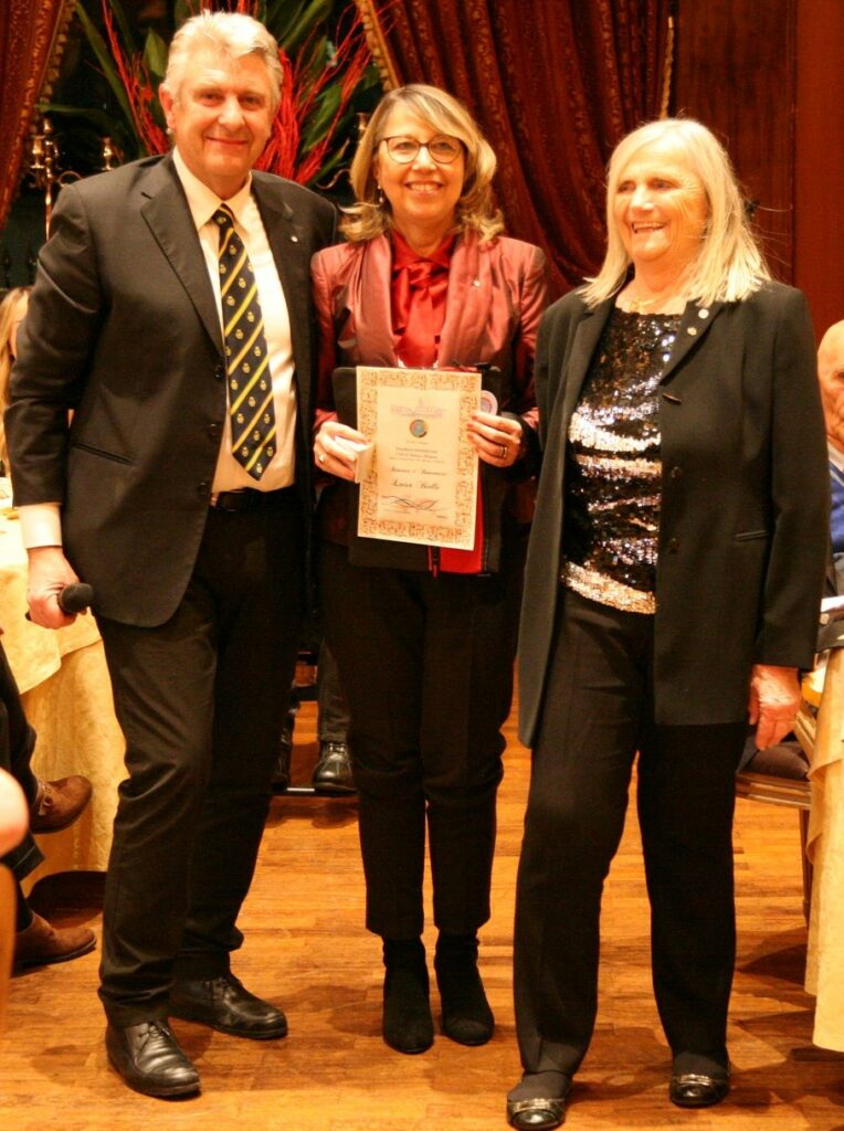 Anna Colzani con Luisa Biella e Federico Gerosa, presidente Panathlon