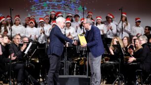 Concerto di Natale consegna defibrillatore 2022