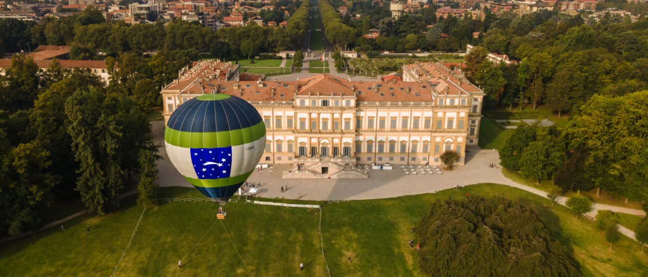 Mongolfiera alla Villa reale di Monza