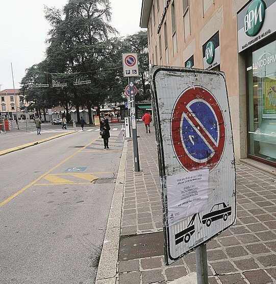 Monza divieti per parcheggi disabili in centro