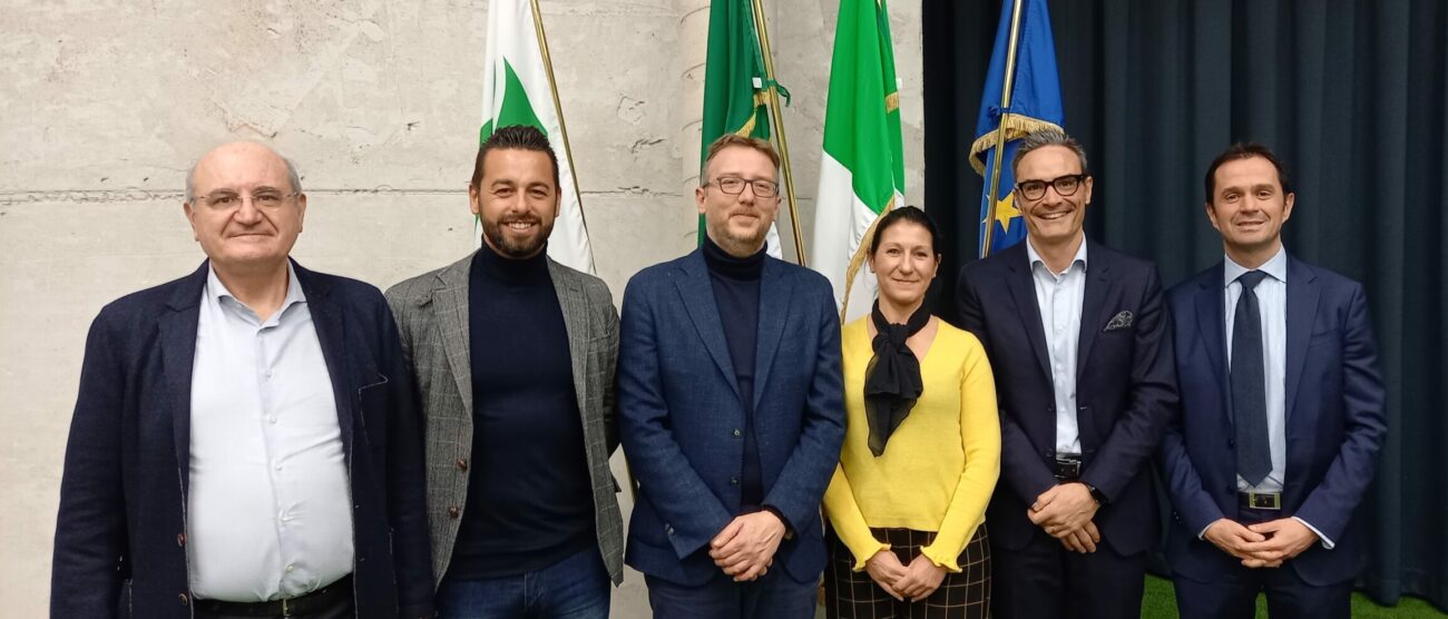 Asst Brianza conferenza sindaci: da sinistra Silvano Casazza (Direttore Generale IRCCS San Gerardo), Luca Veggian (Sindaco di Carate), Marco Citterio (Sindaco di Giussano), Alessia Borroni (Sindaco di Seveso), Egidio Riva (neo Presidente Conferenza dei Sindaci ASST Brianza e Assessore di Monza), Guido Grignaffini (Direttore Sociosanitario di ASST Brianza)