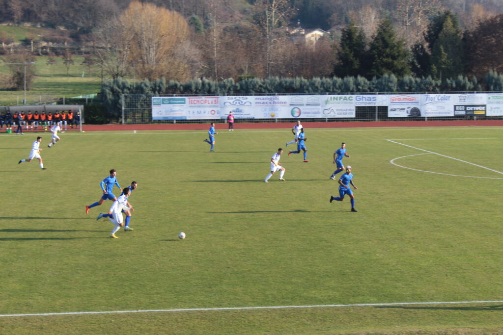 La svolta è arrivata subito, con il primo gol in azzurro dell'ex Pistoiese. Nella ripresa i bergamaschi sono andati in forcing, ma gli ospiti hanno sbattuto su due montanti 