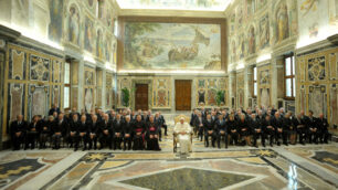 Benedetto XVI nel 2011 con la delegazione delle Bcc