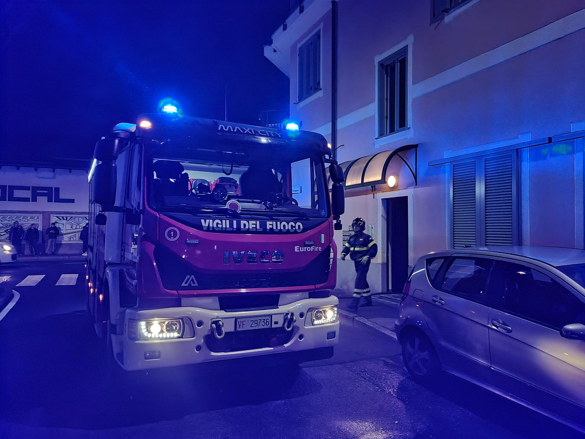 L'incendio in appartamento a Seregno