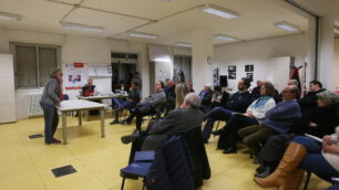 Assemblea pubblica sulla piazza di Triante a Monza