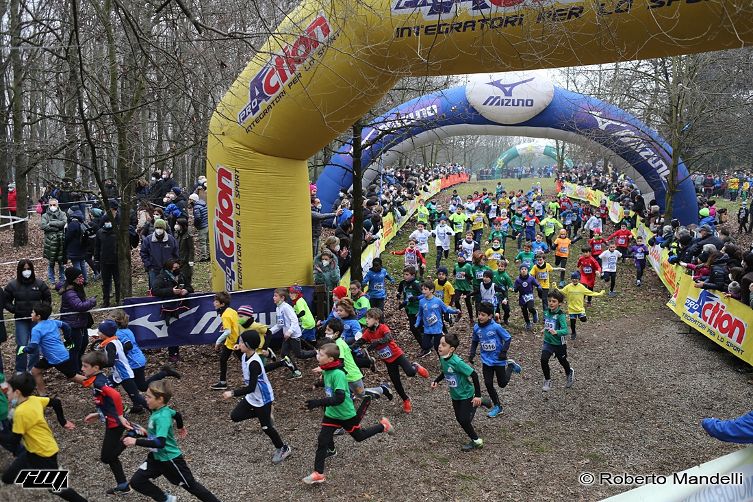 Cross per tutti: partenza della gara con i giovani