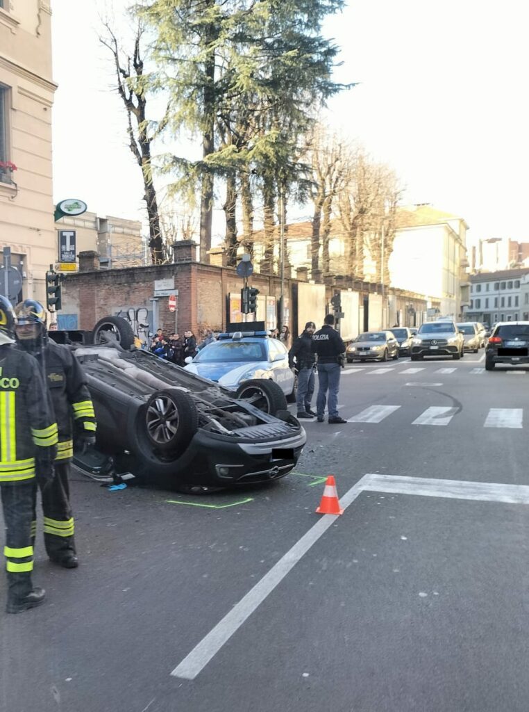 Incidente e traffico in via Appiani a Monza