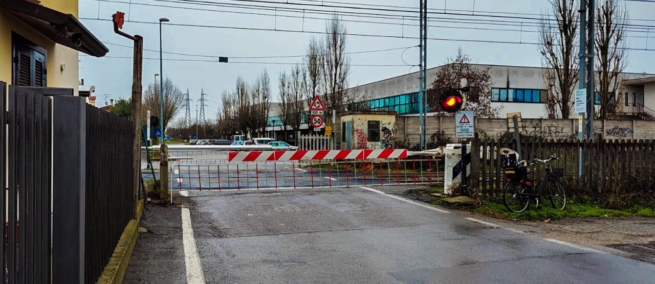 Arcore passaggio a livello Bernate