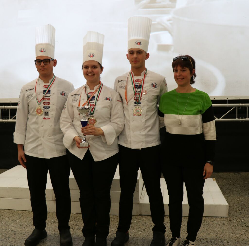 Il team del Ballerini prima assoluto in cucina