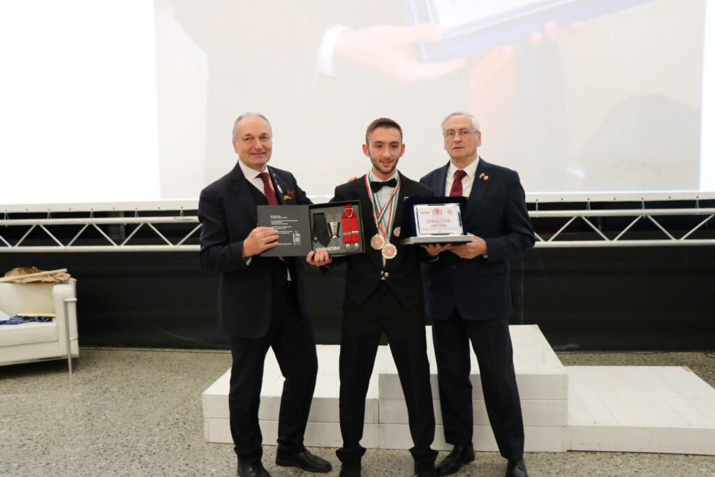 Lorenzo Ferrari, vincitore nel premio miglior cocktail